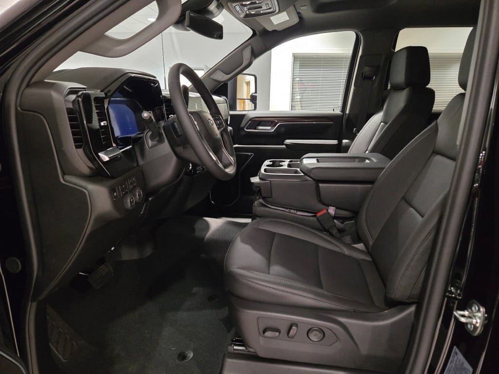 2026 CHEVROLET SILVERADO HD - Image 22