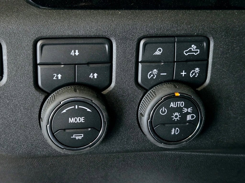 2025 CHEVROLET SILVERADO HD - Image 27