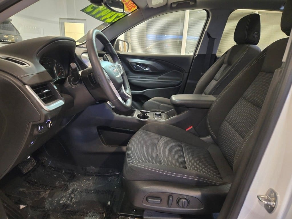 2023 GMC TERRAIN - Image 21