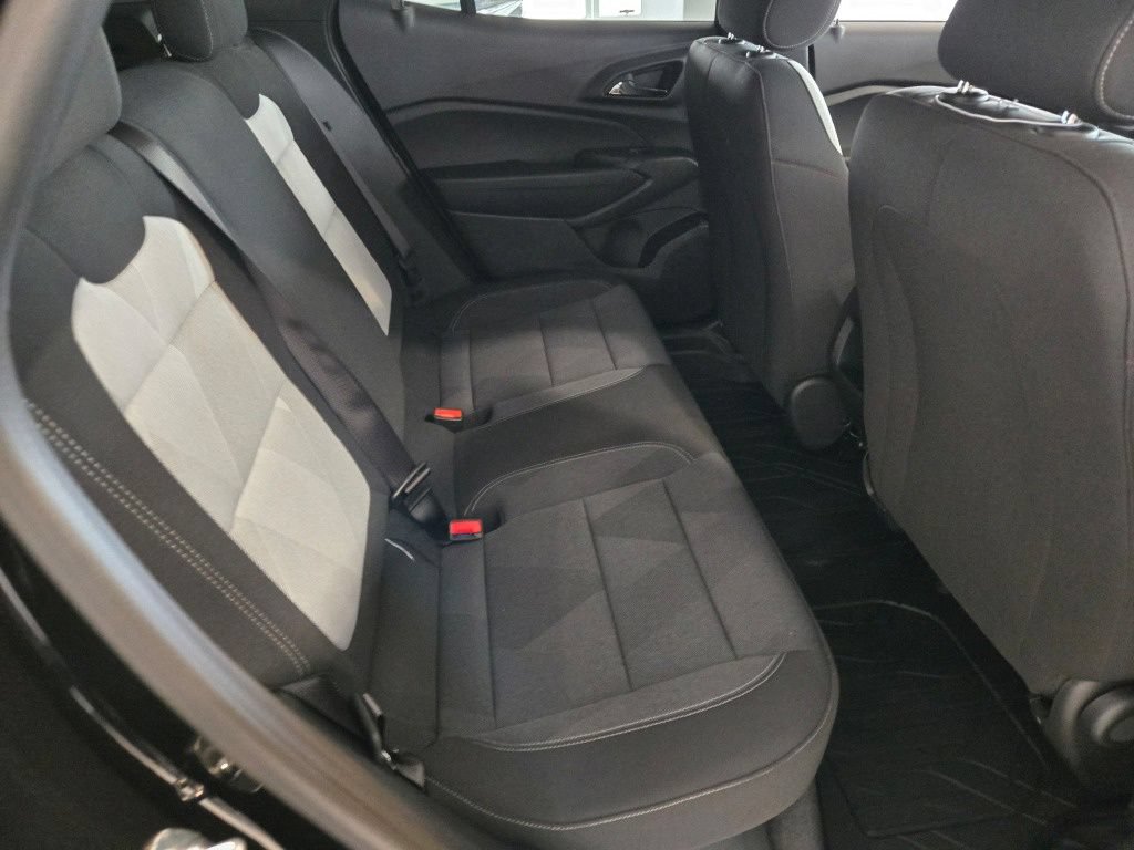2026 Chevrolet Trax RS - Photo 9