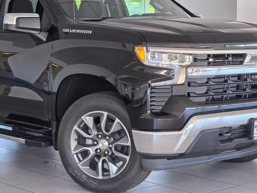 2026 Chevrolet Silverado 1500 LT - Photo 2