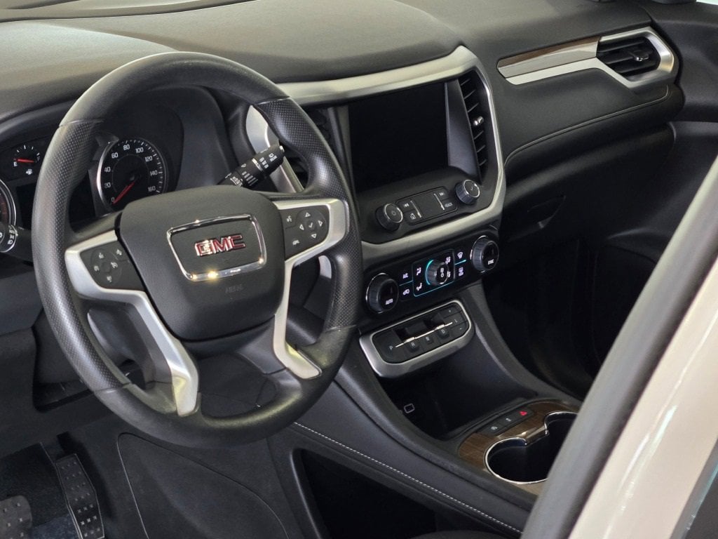 2023 GMC ACADIA - Image 24