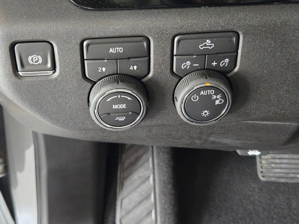 2026 CHEVROLET SILVERADO - Image 25