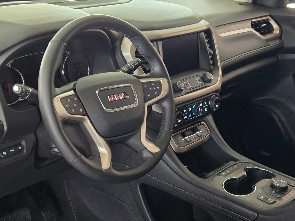 2023 GMC Acadia Denali - Photo 25
