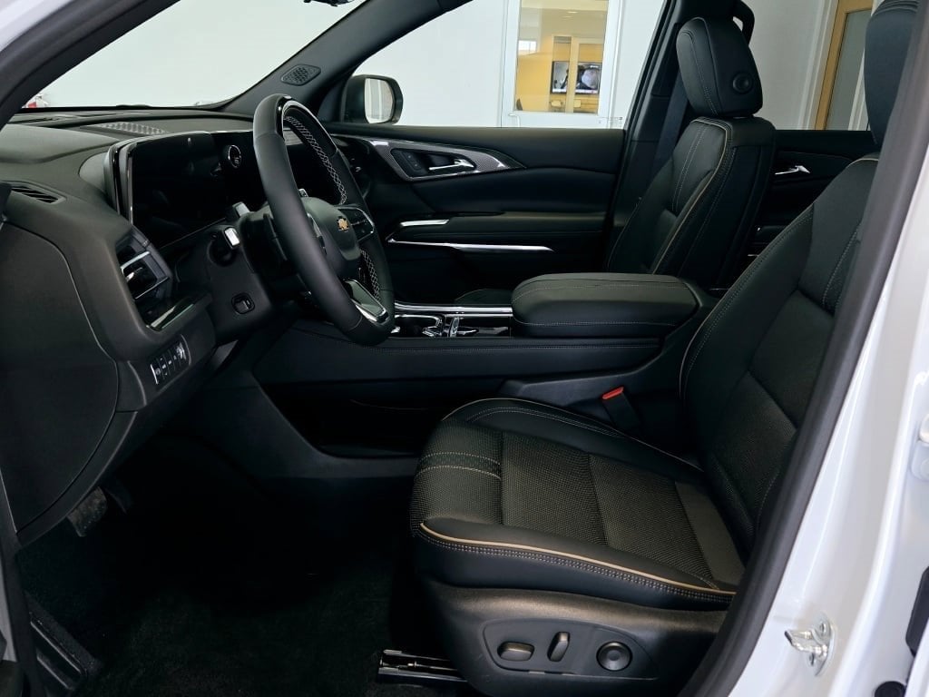 2025 CHEVROLET TRAVERSE - Image 24