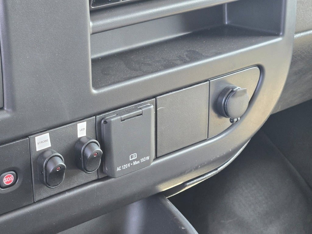 2024 CHEVROLET EXPRESS - Image 22