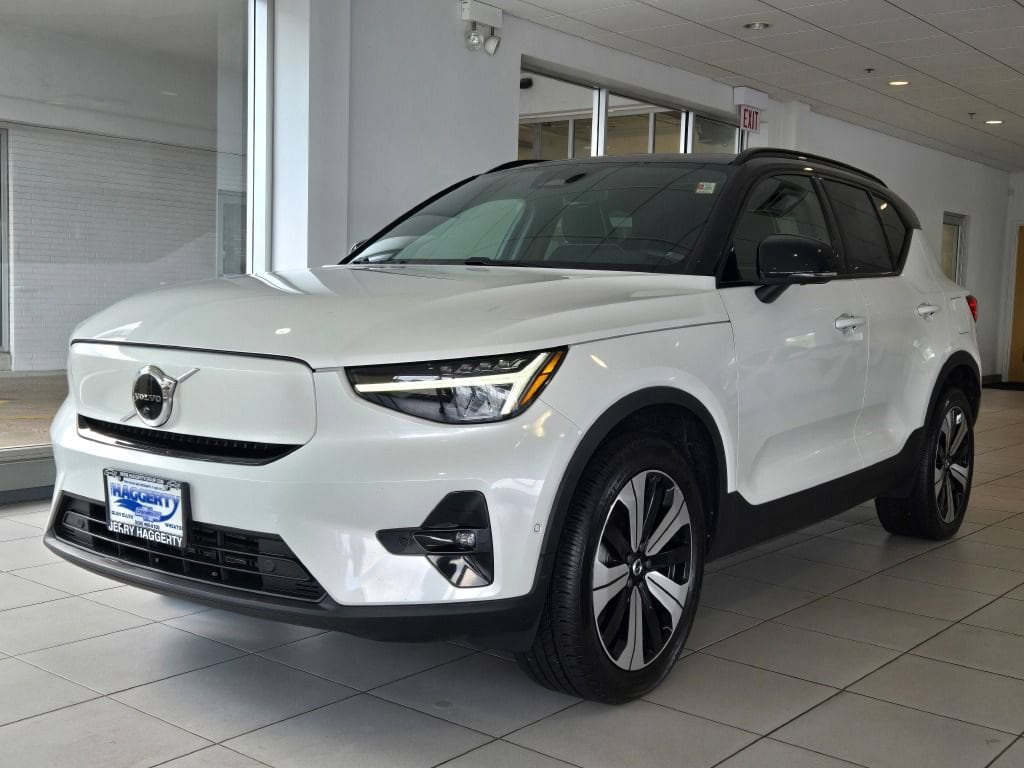 Used 2023 Volvo XC40 Recharge Pure Electr Plus