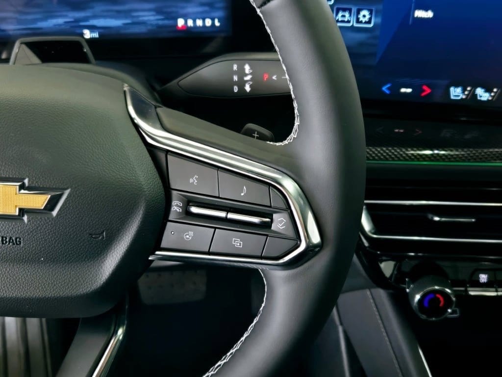 2025 CHEVROLET TRAVERSE - Image 32