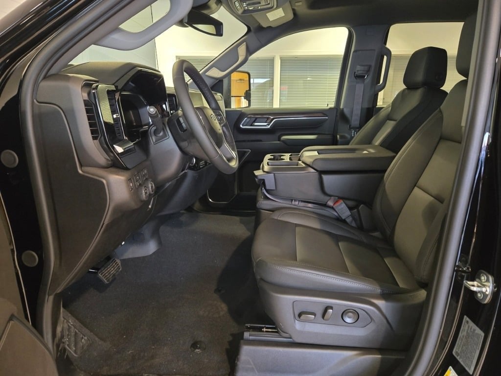 2026 CHEVROLET SILVERADO HD - Image 18