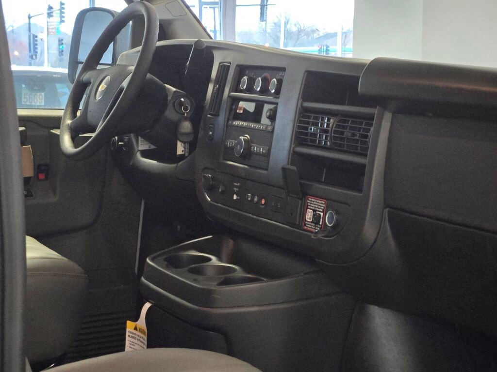 2025 CHEVROLET EXPRESS - Image 6
