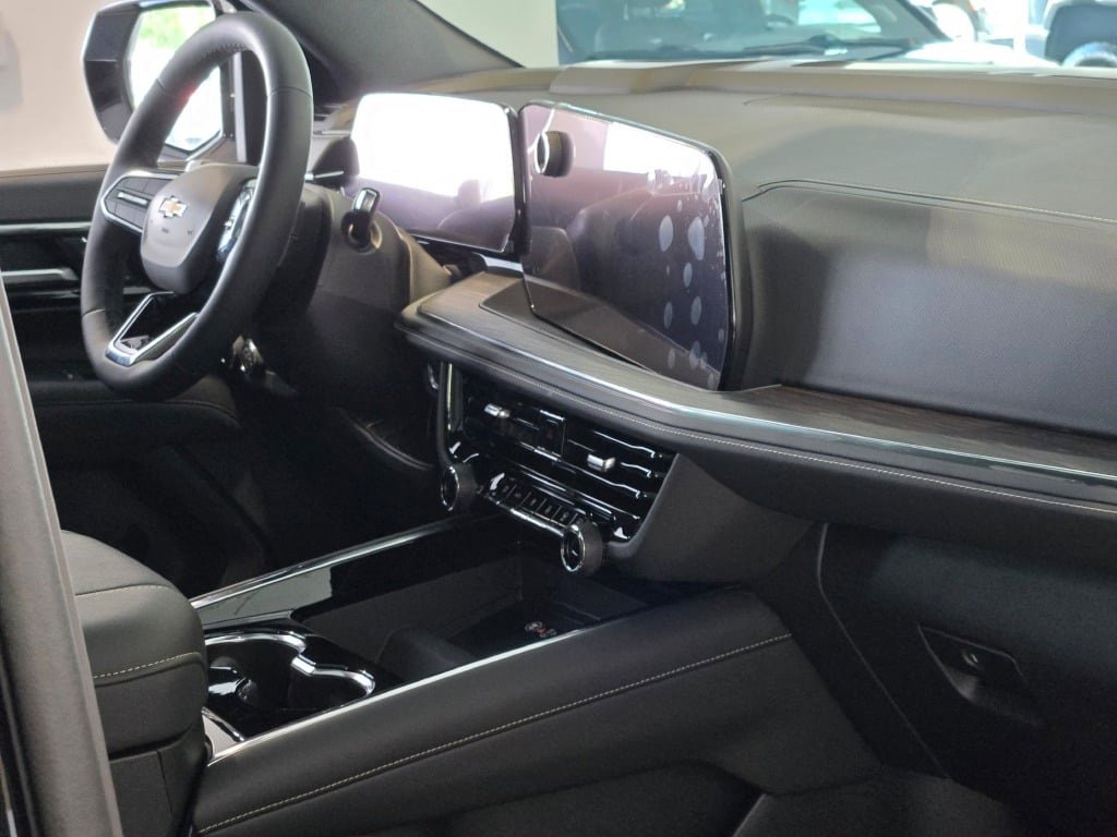 2025 CHEVROLET SUBURBAN - Image 7