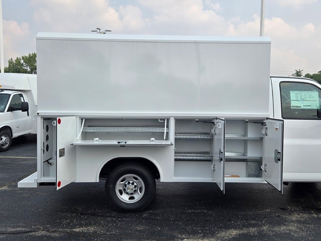 2025 CHEVROLET EXPRESS - Image 8