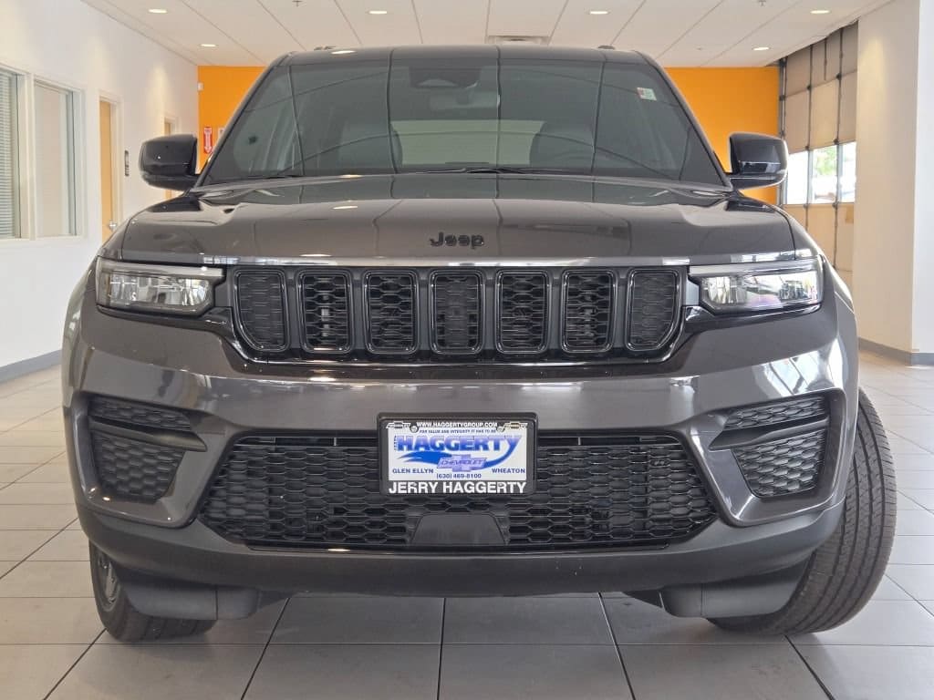 Used 2023 Jeep Grand Cherokee Altitude 4x4 SUV
