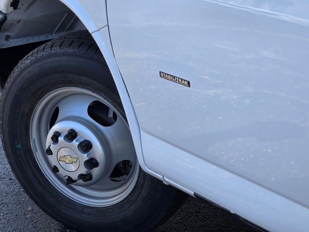 2024 CHEVROLET EXPRESS - Image 16