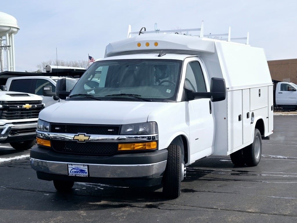 2024 CHEVROLET EXPRESS - Image 3