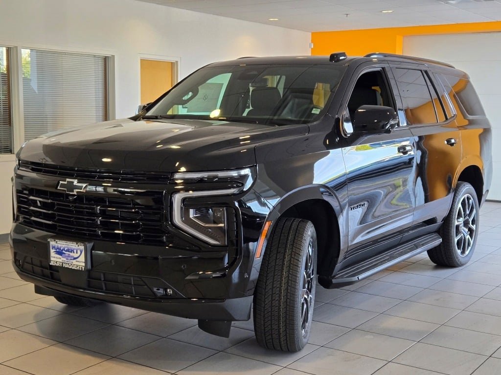 2026 Chevrolet Tahoe RST photo 2