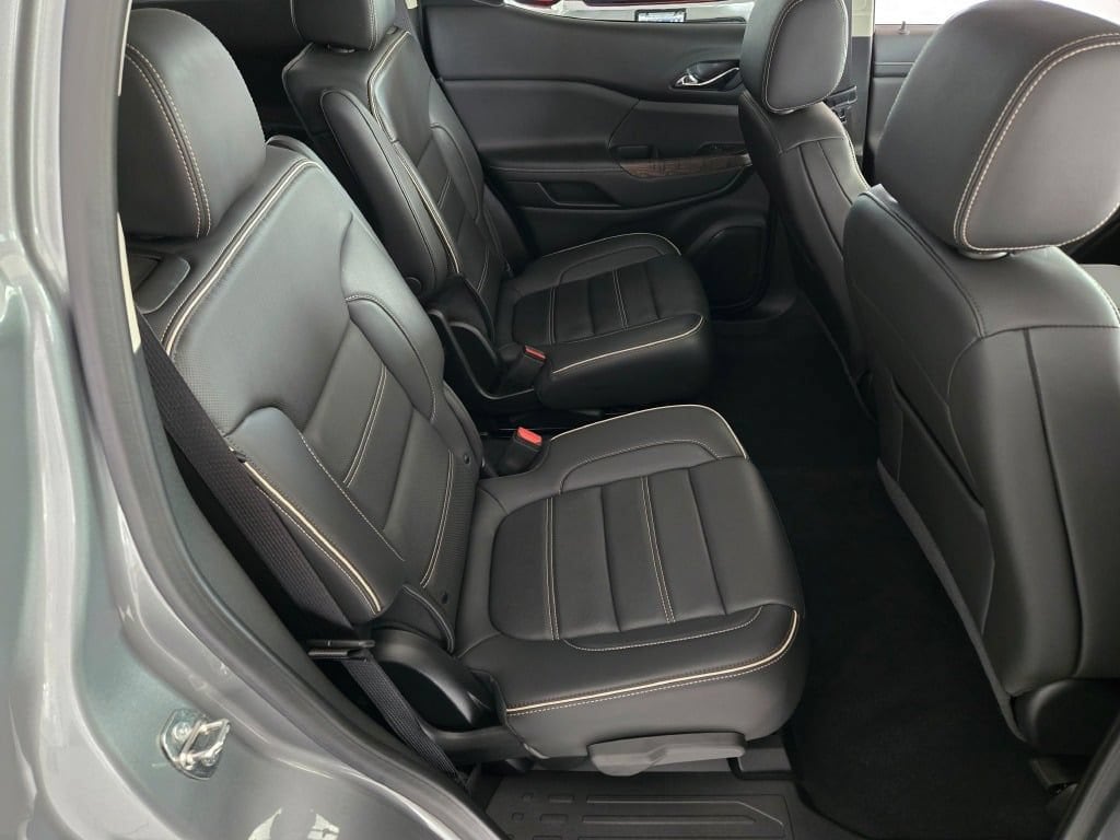 2023 GMC Acadia Denali - Photo 10