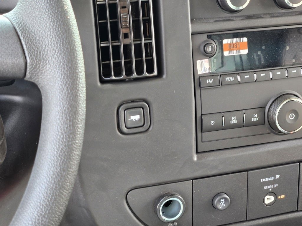 2025 CHEVROLET EXPRESS - Image 19