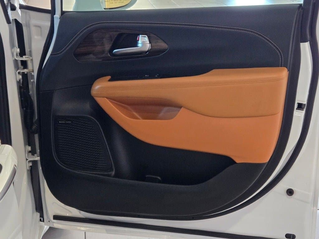 2021 CHRYSLER PACIFICA - Image 4