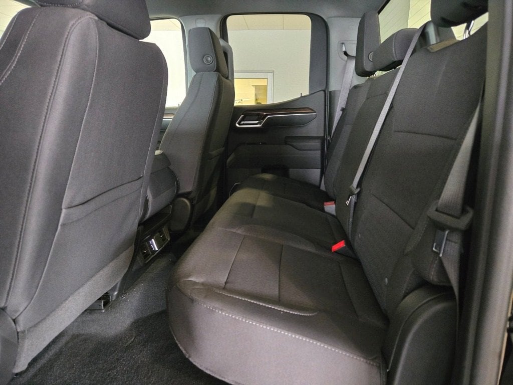 2026 CHEVROLET SILVERADO - Image 15