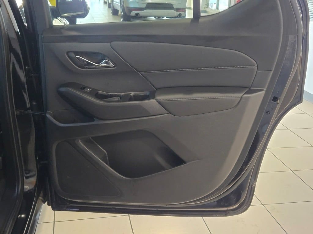 2023 Chevrolet Traverse 1LT - Photo 9