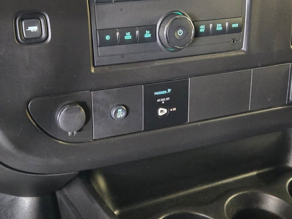 2023 GMC SAVANA - Image 16