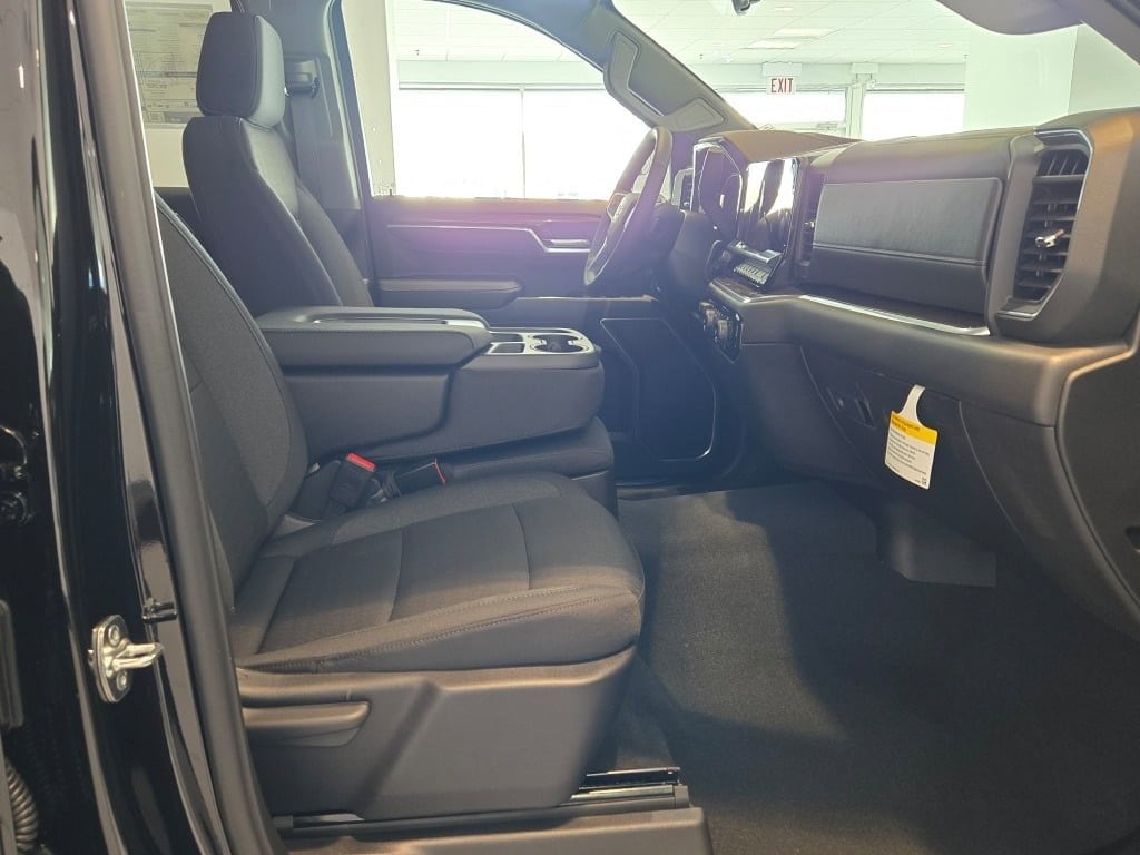 2026 CHEVROLET SILVERADO - Image 5