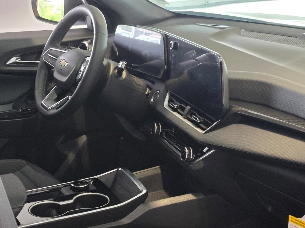 2026 Chevrolet Equinox LT - Photo 8