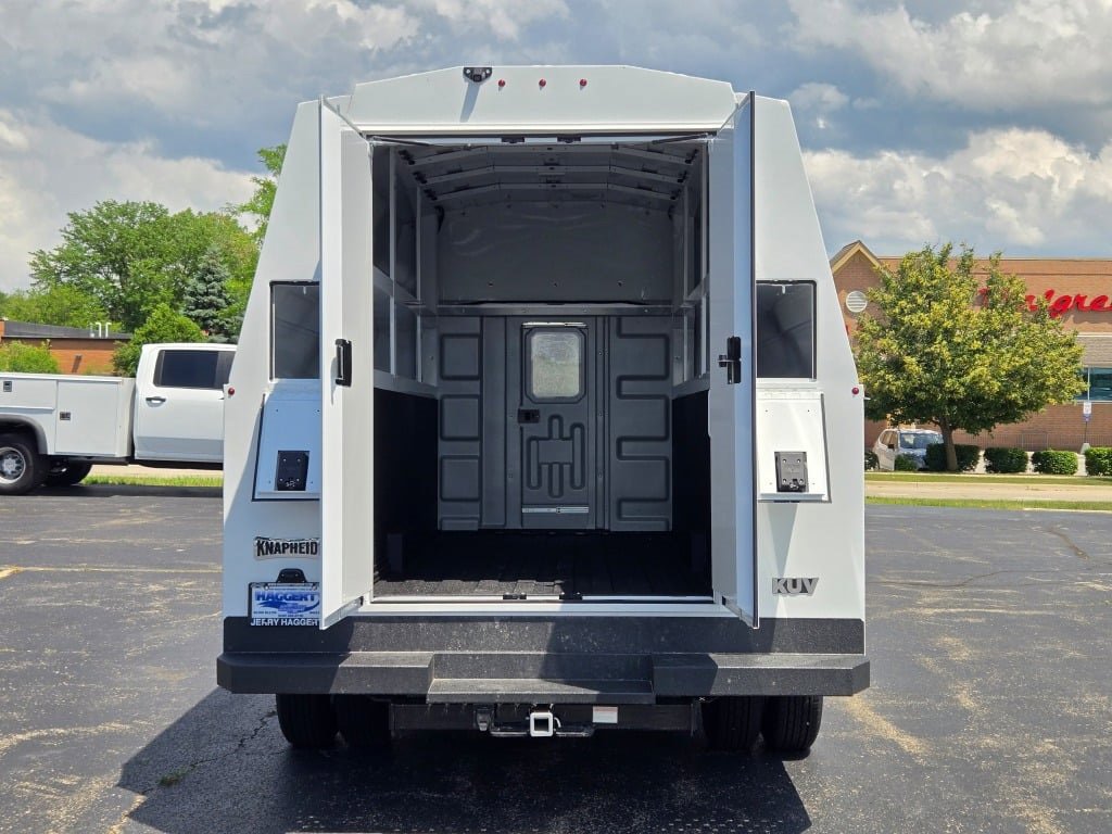 2024 CHEVROLET EXPRESS - Image 11