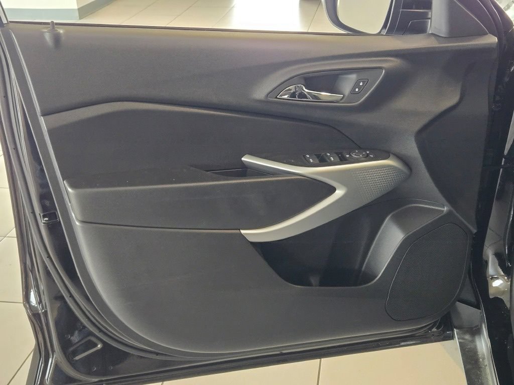 2026 Chevrolet Trax RS - Photo 17