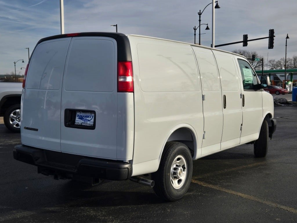 2025 CHEVROLET EXPRESS - Image 8
