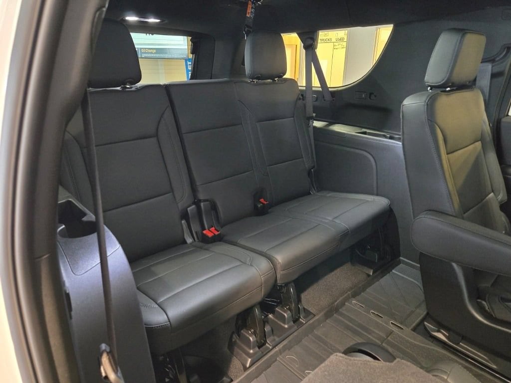 2026 Chevrolet Suburban Z71 - Photo 10