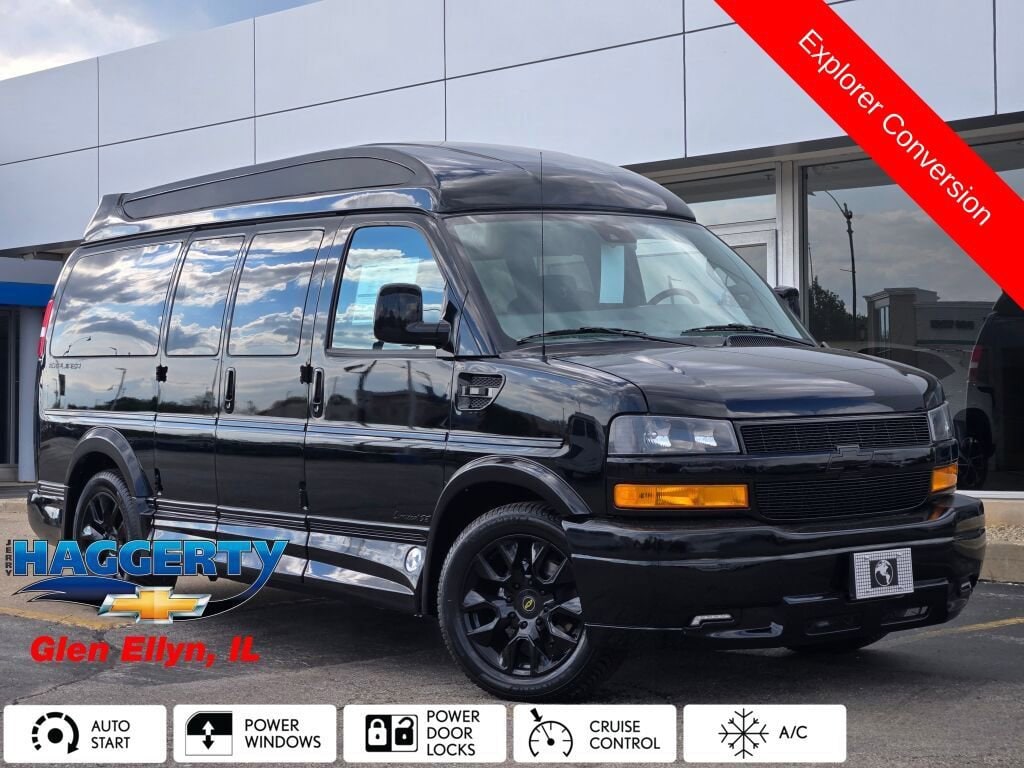 2026 Chevrolet Express 2500 Work Van HD's photo