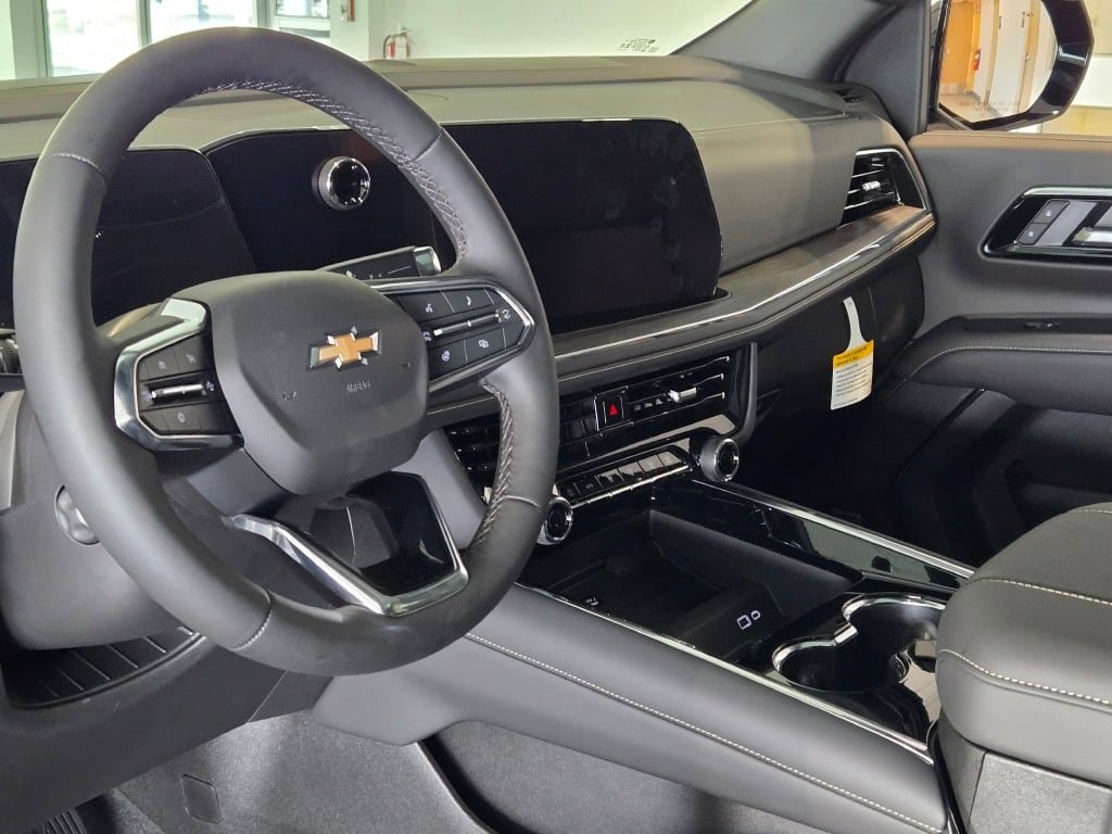 2025 CHEVROLET SUBURBAN - Image 25