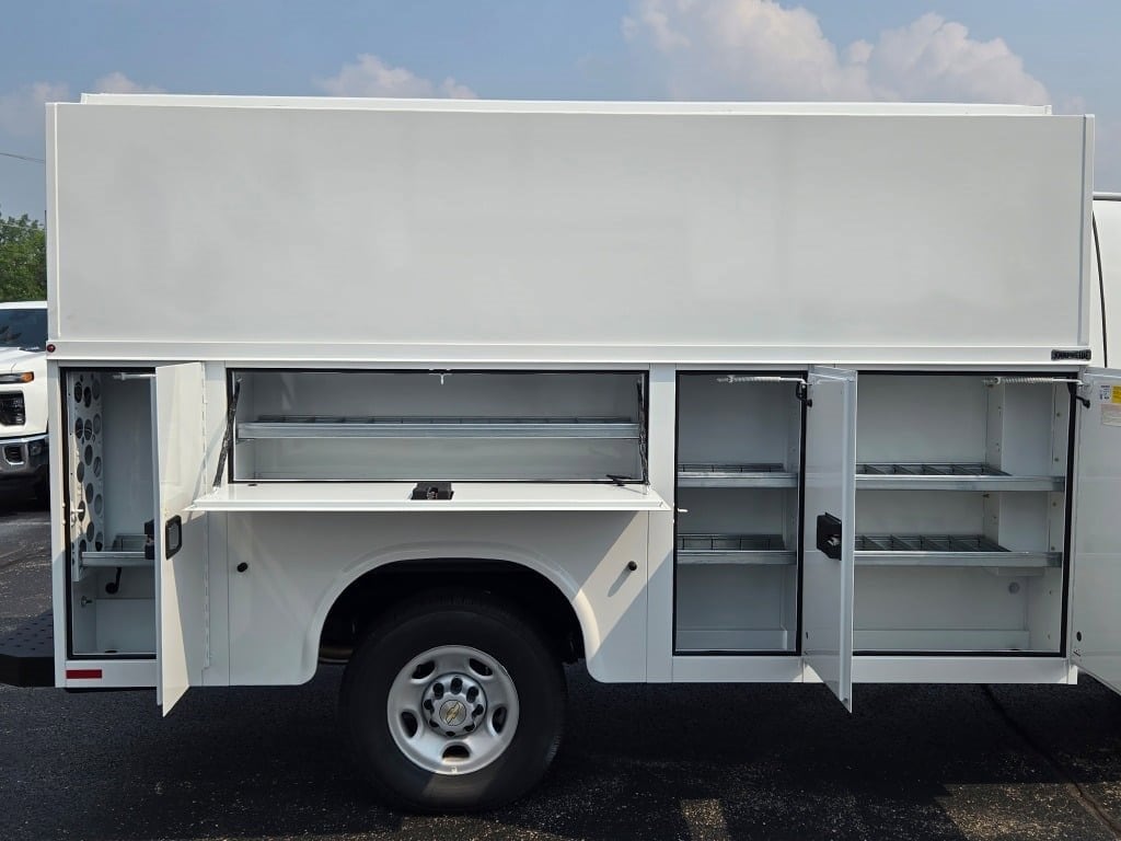 2025 CHEVROLET EXPRESS - Image 8