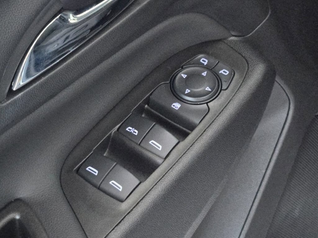 2023 Chevrolet Equinox LT - Photo 21