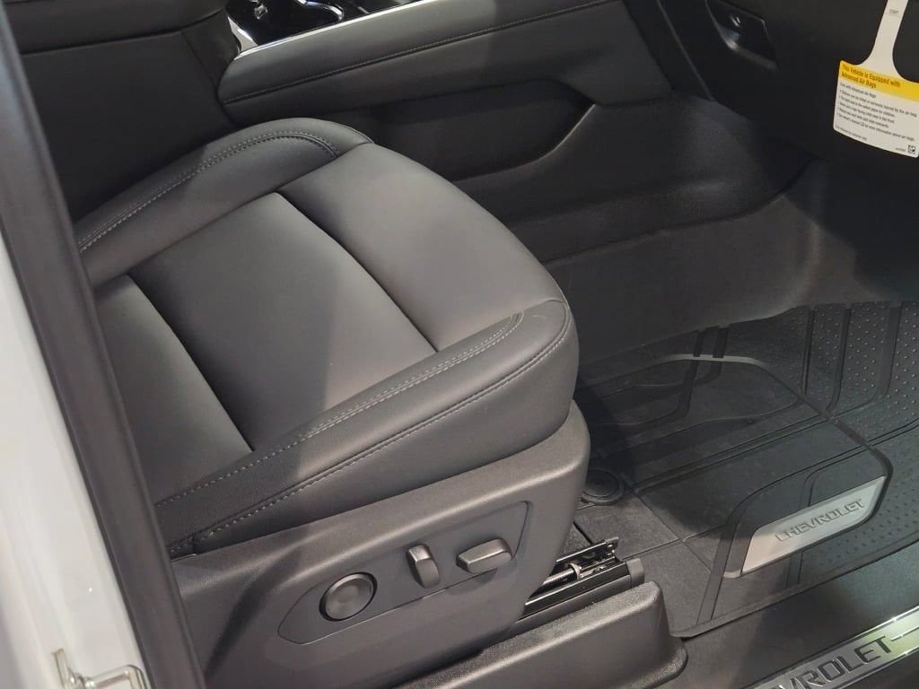 2026 Chevrolet Suburban Z71 - Photo 6
