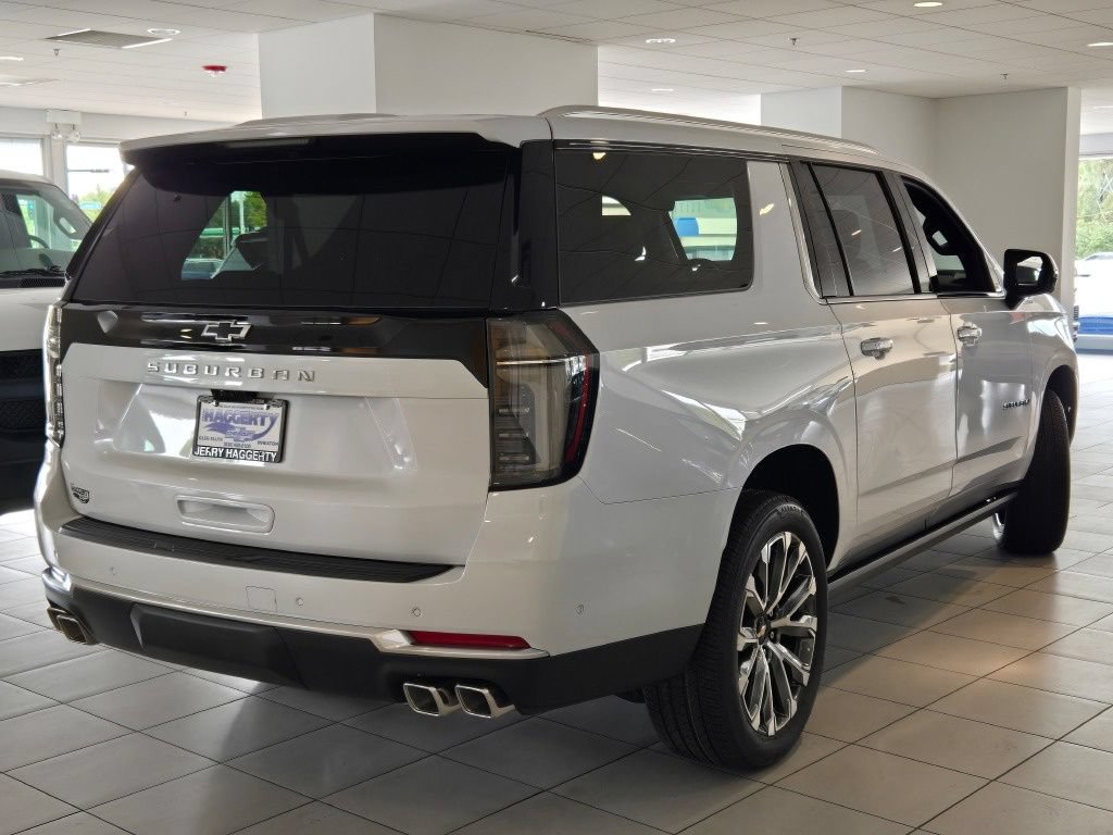 2026 Chevrolet Suburban High Country - Photo 13