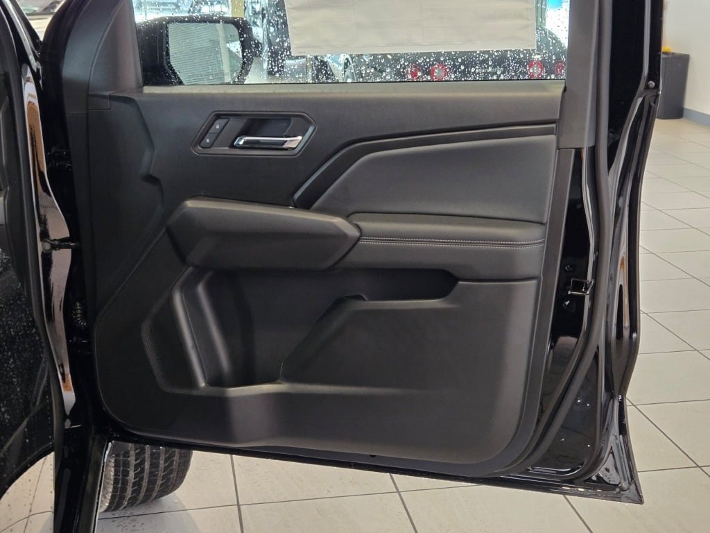 2025 Chevrolet Colorado Work Truck LT photo 4