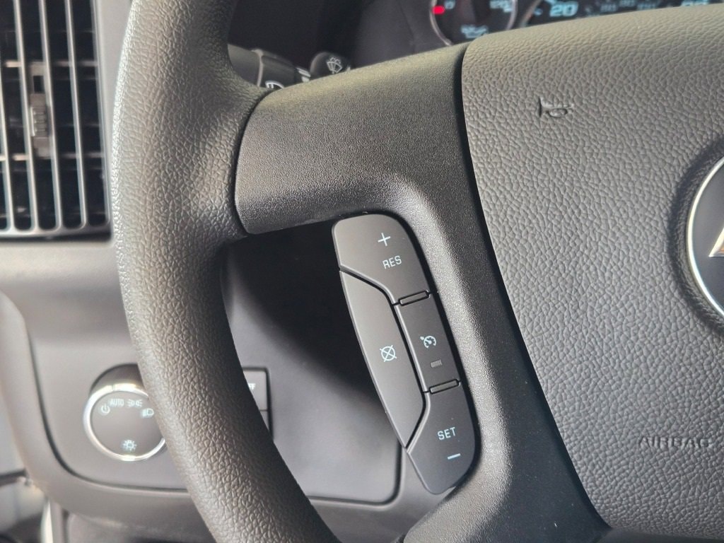 2025 CHEVROLET EXPRESS - Image 19