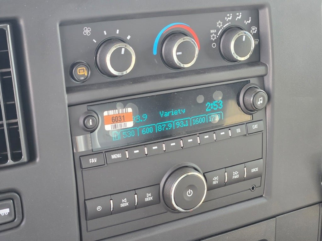 2025 CHEVROLET EXPRESS - Image 19