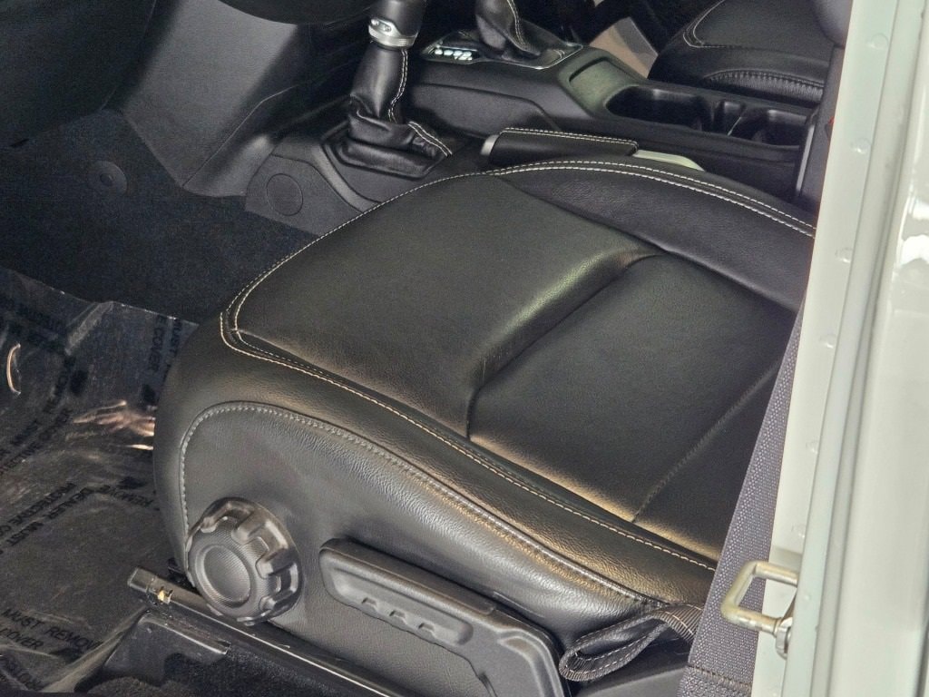 2022 JEEP WRANGLER - Image 19