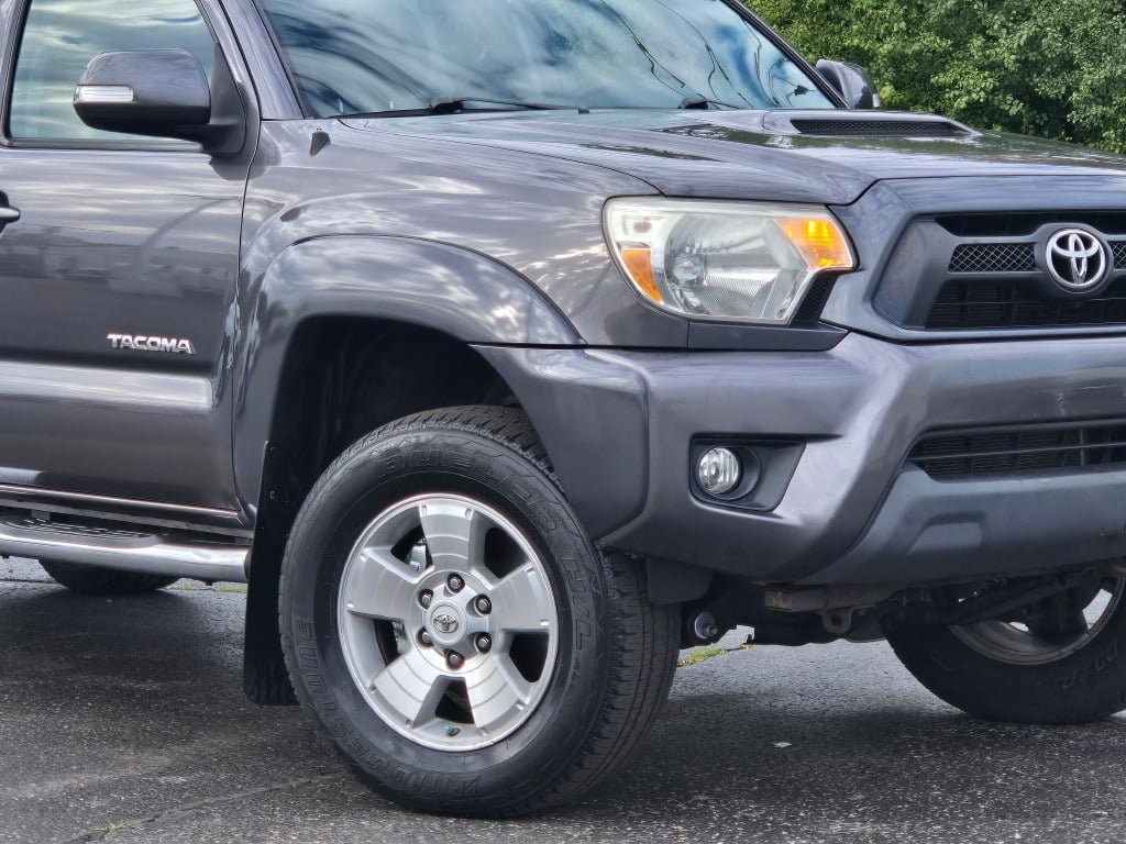 Used 2014 Toyota Tacoma Base with VIN 5TFMU4FN0EX023566 for sale in Glen Ellyn, IL