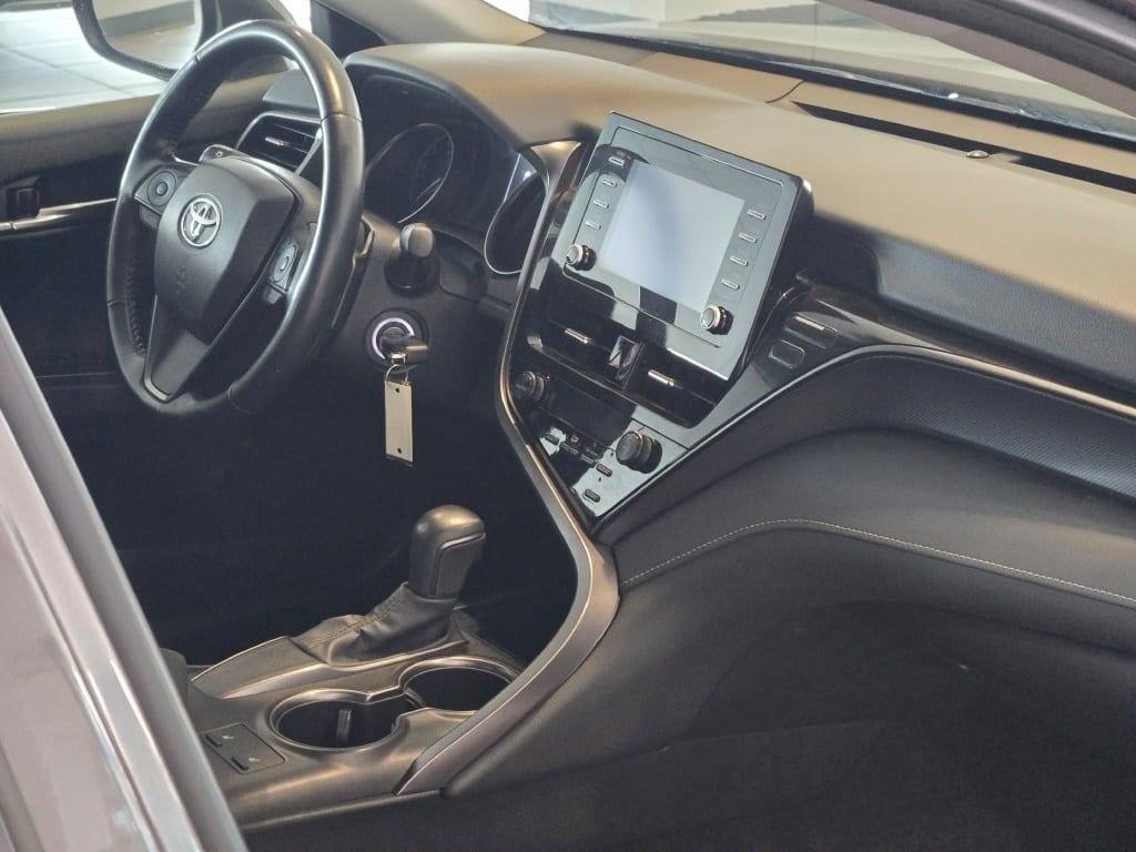 2024 Toyota Camry SE - Photo 8