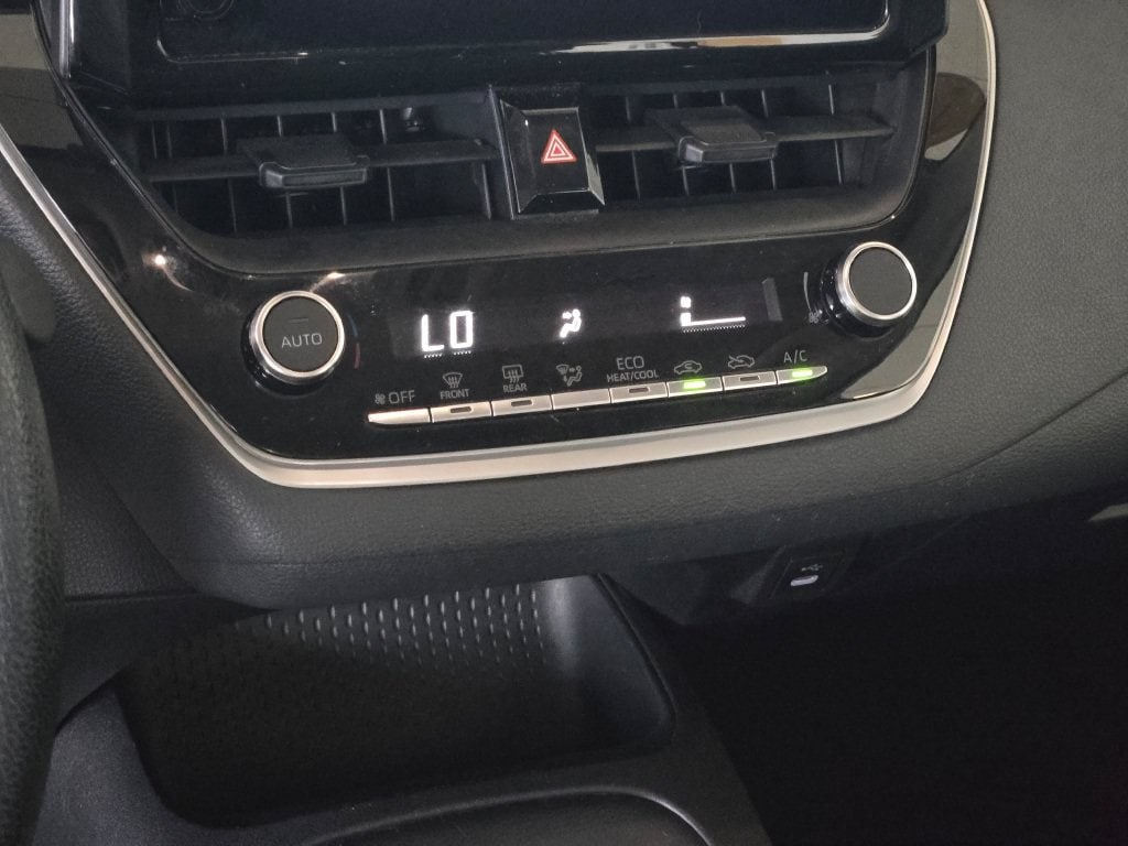 2025 Toyota Corolla LE - Photo 23