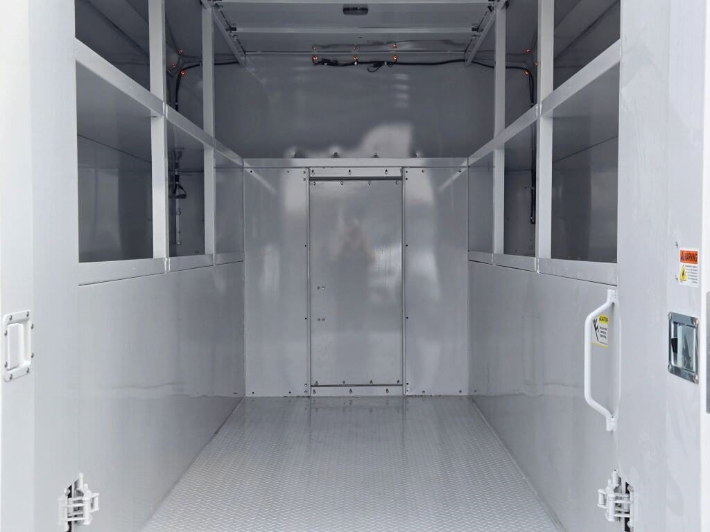 2025 CHEVROLET EXPRESS - Image 12