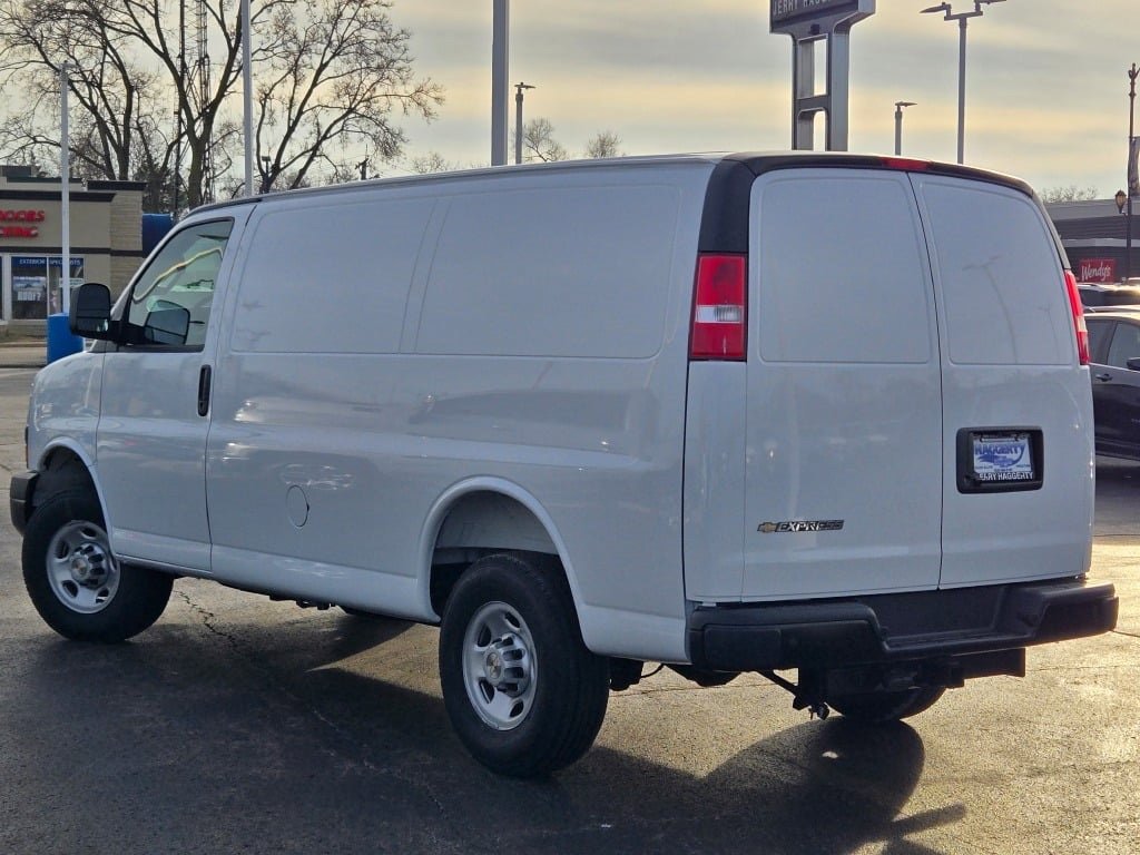 2025 CHEVROLET EXPRESS - Image 11