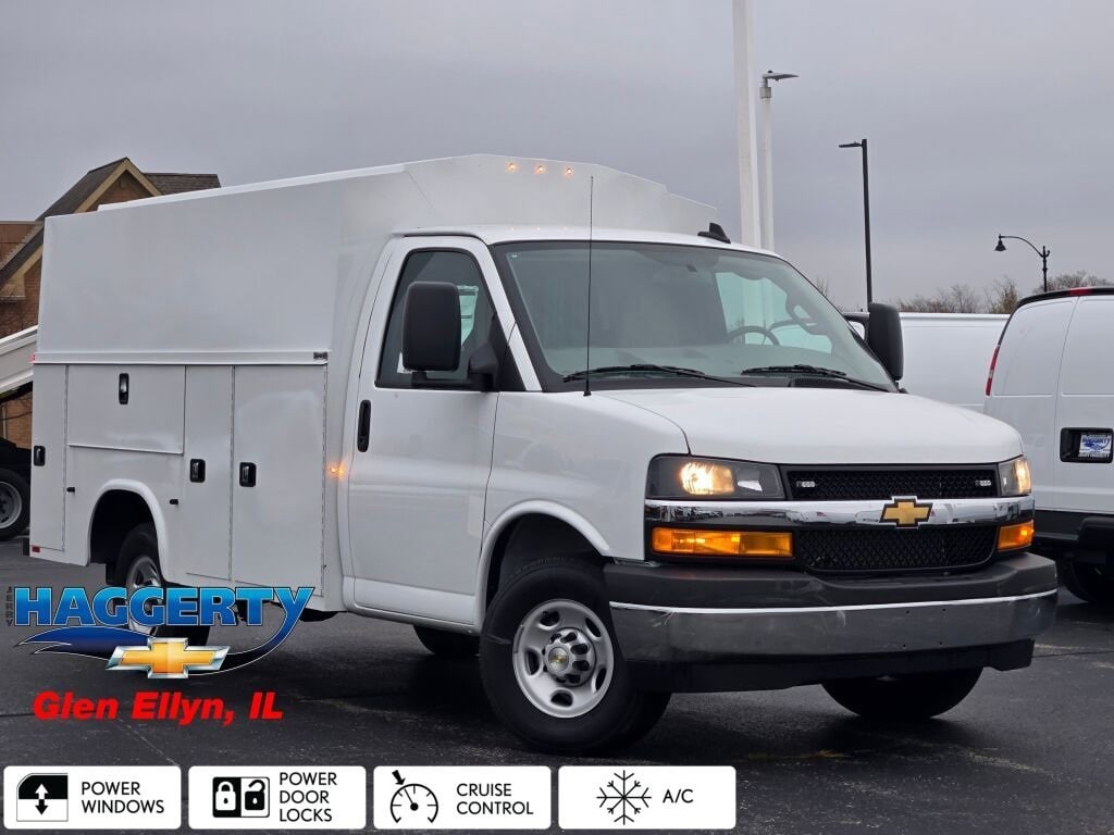 2025 CHEVROLET EXPRESS - Image 1