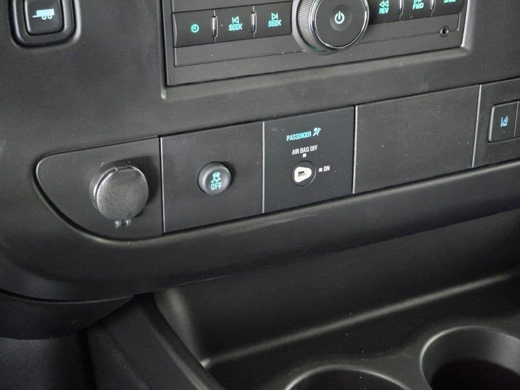 2026 Chevrolet Express Cargo Work Van - Photo 17