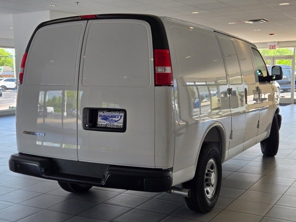 2026 Chevrolet Express Cargo Work Van - Photo 8